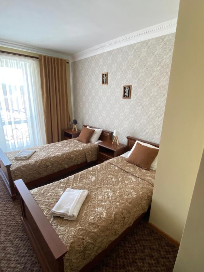 Hotel Three Korony Skhidnytsia ภายนอก รูปภาพ