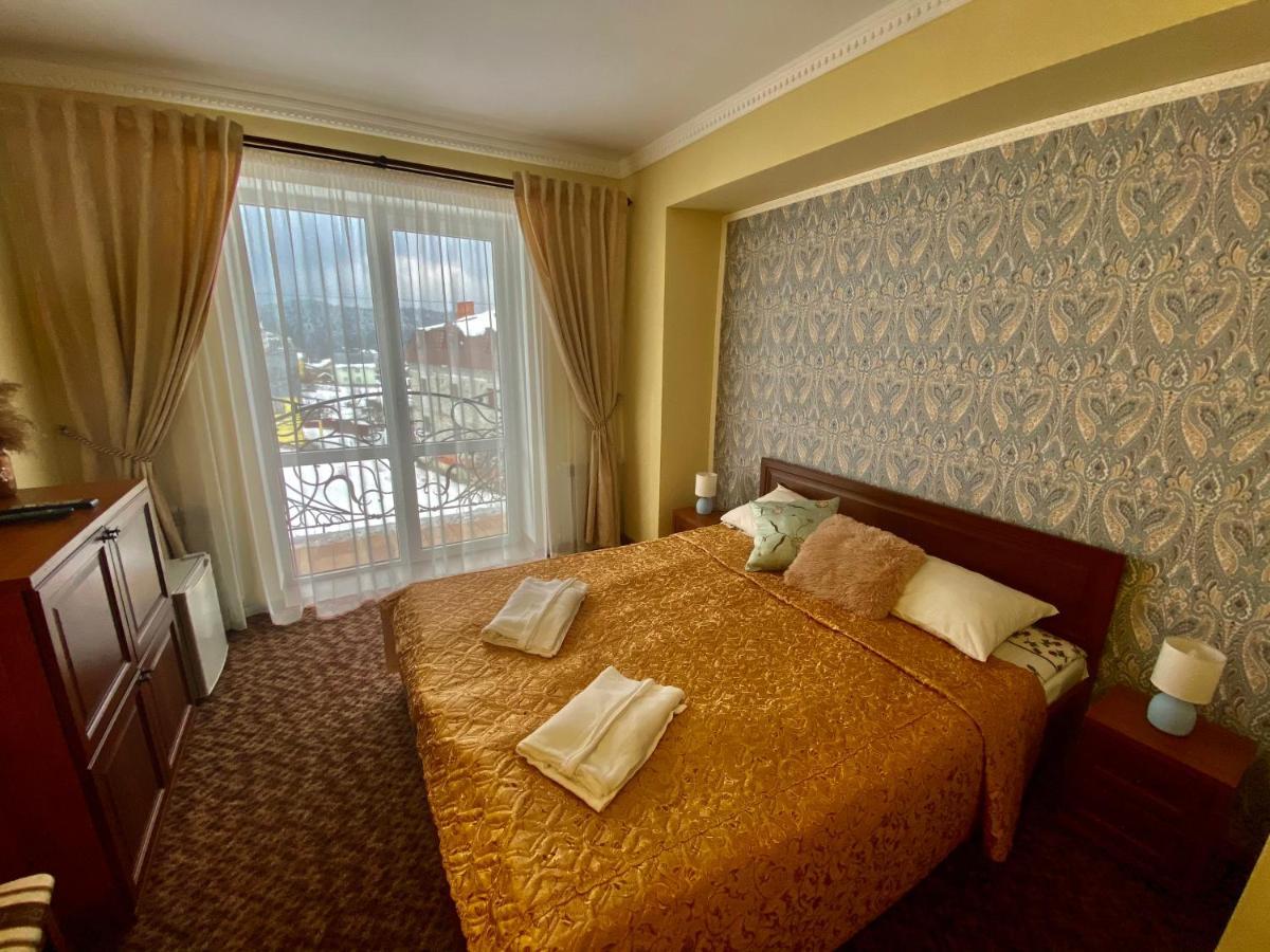 Hotel Three Korony Skhidnytsia ภายนอก รูปภาพ