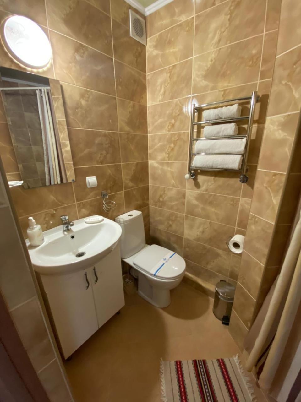 Hotel Three Korony Skhidnytsia ภายนอก รูปภาพ