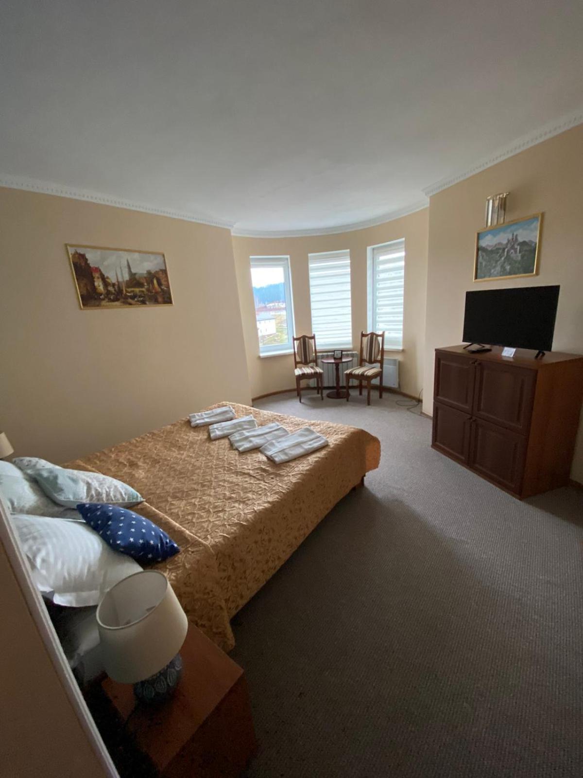 Hotel Three Korony Skhidnytsia ภายนอก รูปภาพ