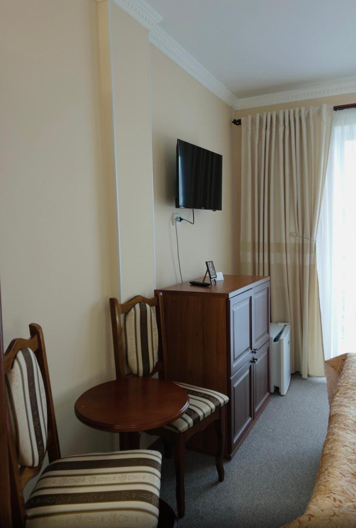 Hotel Three Korony Skhidnytsia ภายนอก รูปภาพ