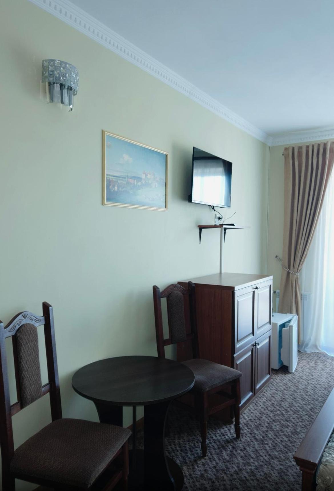 Hotel Three Korony Skhidnytsia ภายนอก รูปภาพ