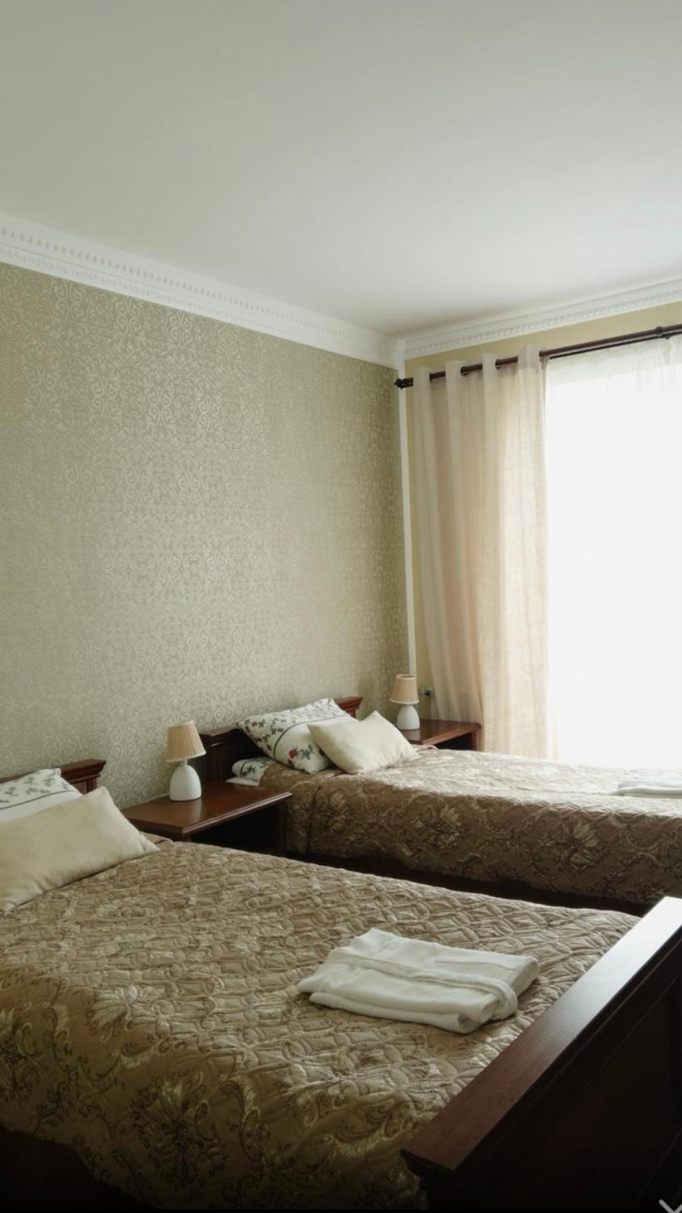 Hotel Three Korony Skhidnytsia ภายนอก รูปภาพ
