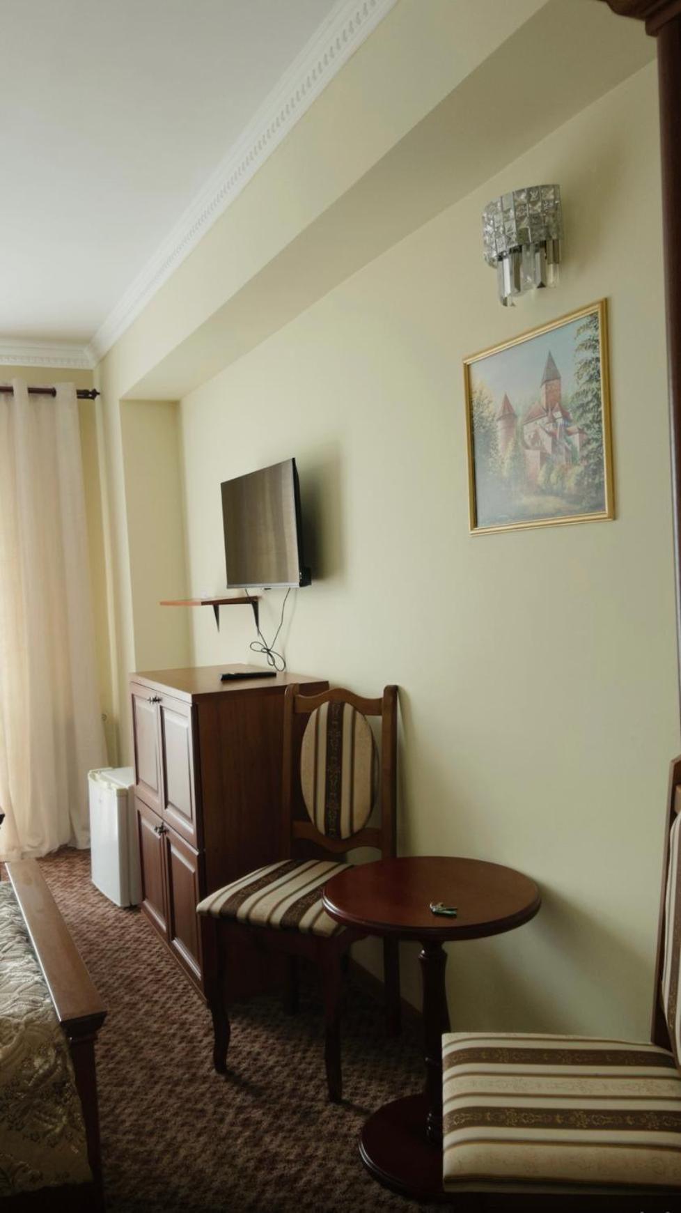 Hotel Three Korony Skhidnytsia ภายนอก รูปภาพ